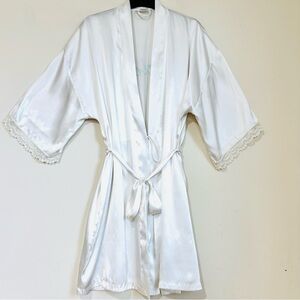 Apt 9 bright white Satin Embroidery "Bride" back lace trim wrap long Robe size M